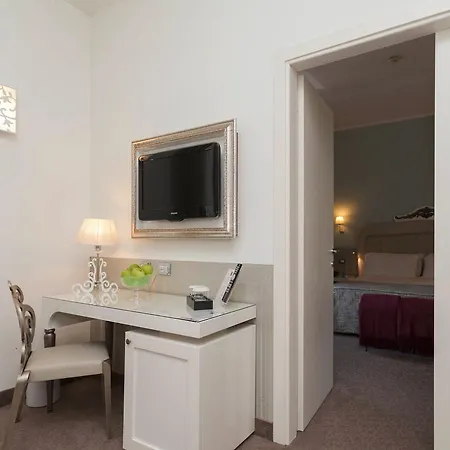 Jr Oriente Отель 4*