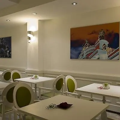 Jr Oriente Otel