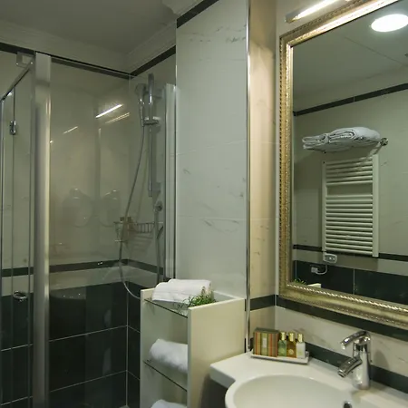 Jr Oriente 4*