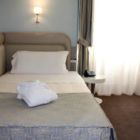 Jr Oriente Hotel