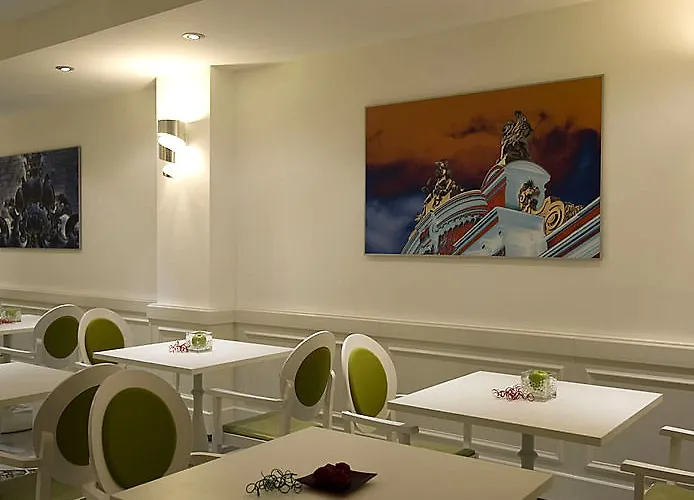 Jr Oriente Готель 4*