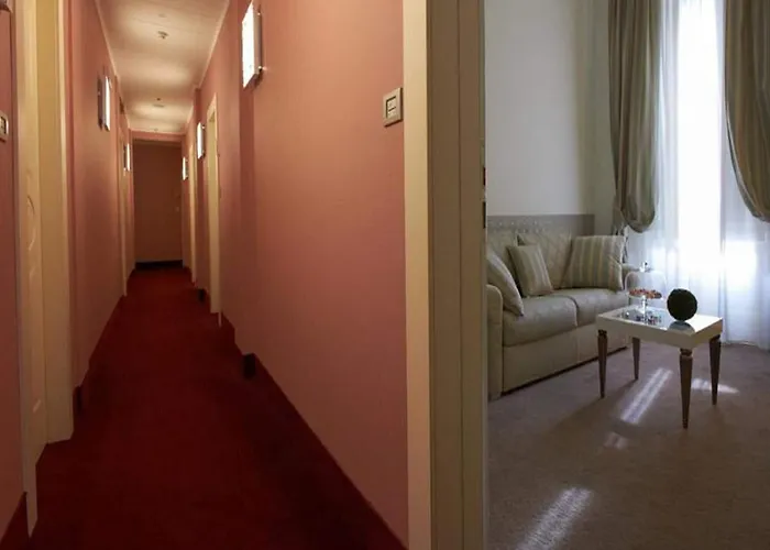 Jr Oriente Готель 4*